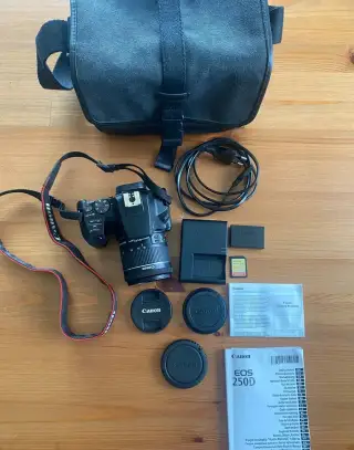 Canon EOS 250D + objektiv 18–55 mm IS STM, 64GB karta a komp