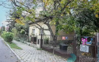 Prodej, pozemek 532 m2 s domem, Štěrboholy, Praha 10