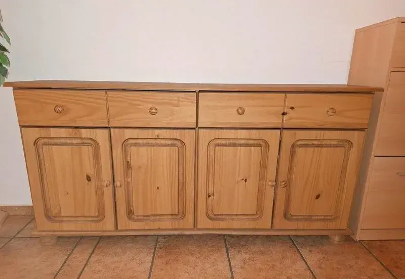 Komoda - masivní dřevo, délka 155 cm