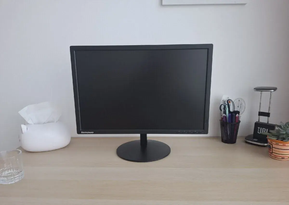 Monitor Lenovo 22"