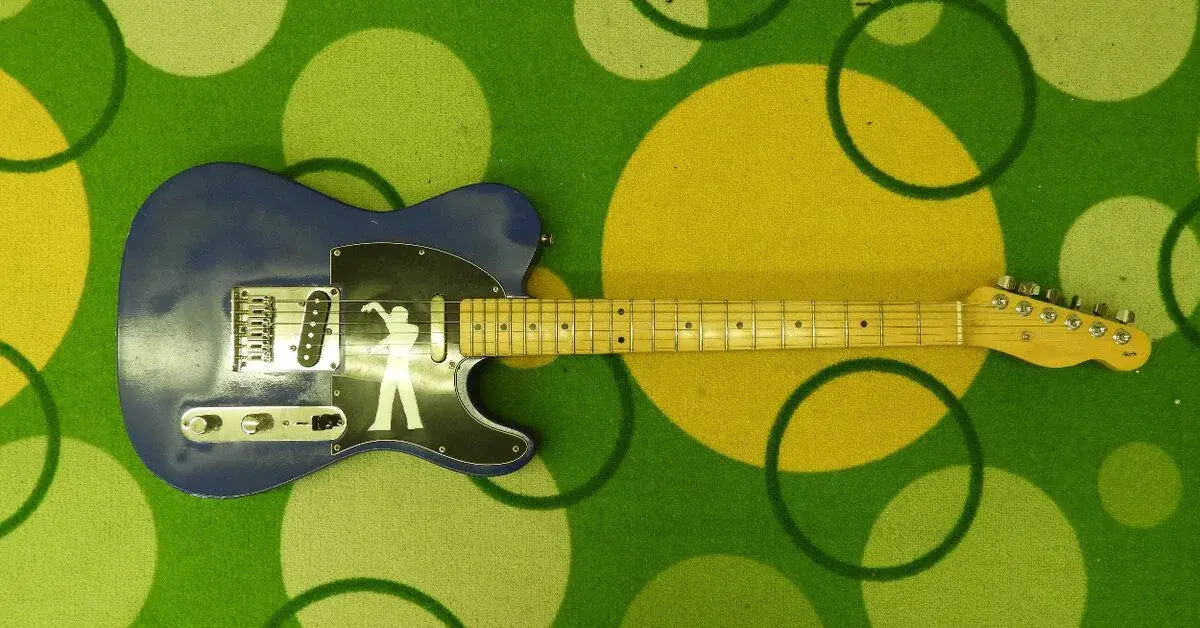 Fender Squier Telecaster + příslušenství