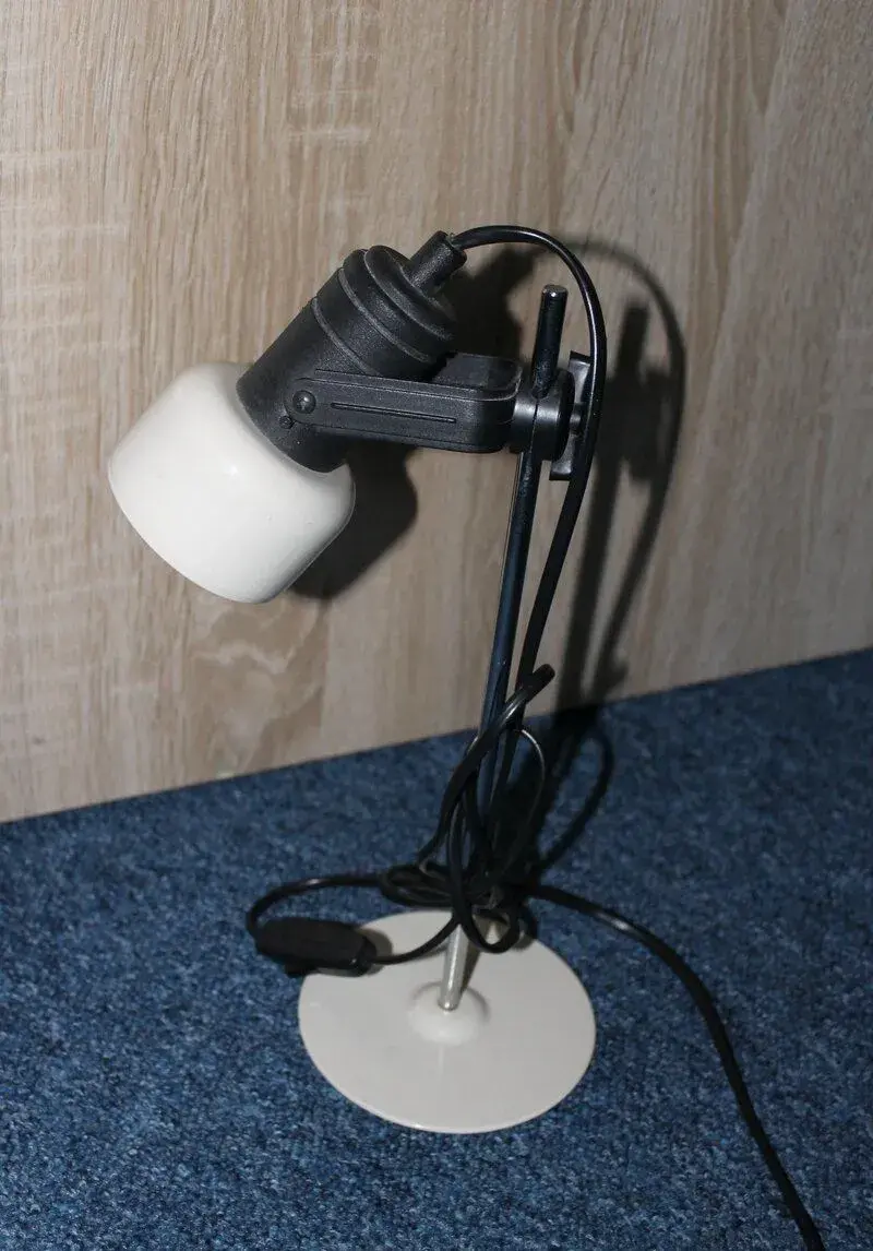 Stolní lampička