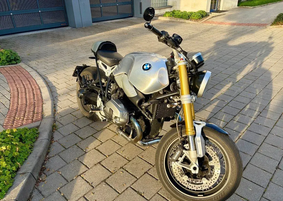 BMW R nineT