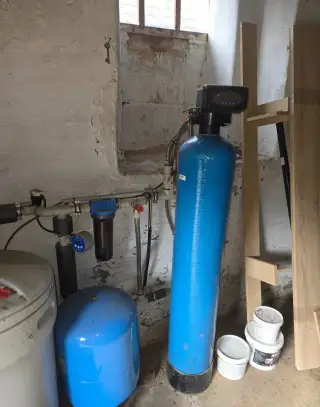 Čistič a filtrovač tvrdř vody
