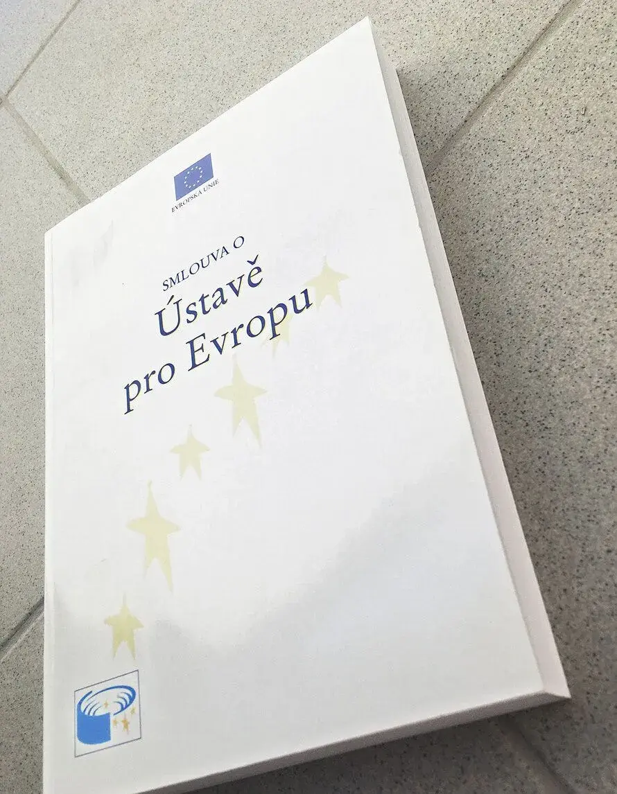 Evropská unie–Ústava EU, brožury z doby vstupu ČR do EU 2004