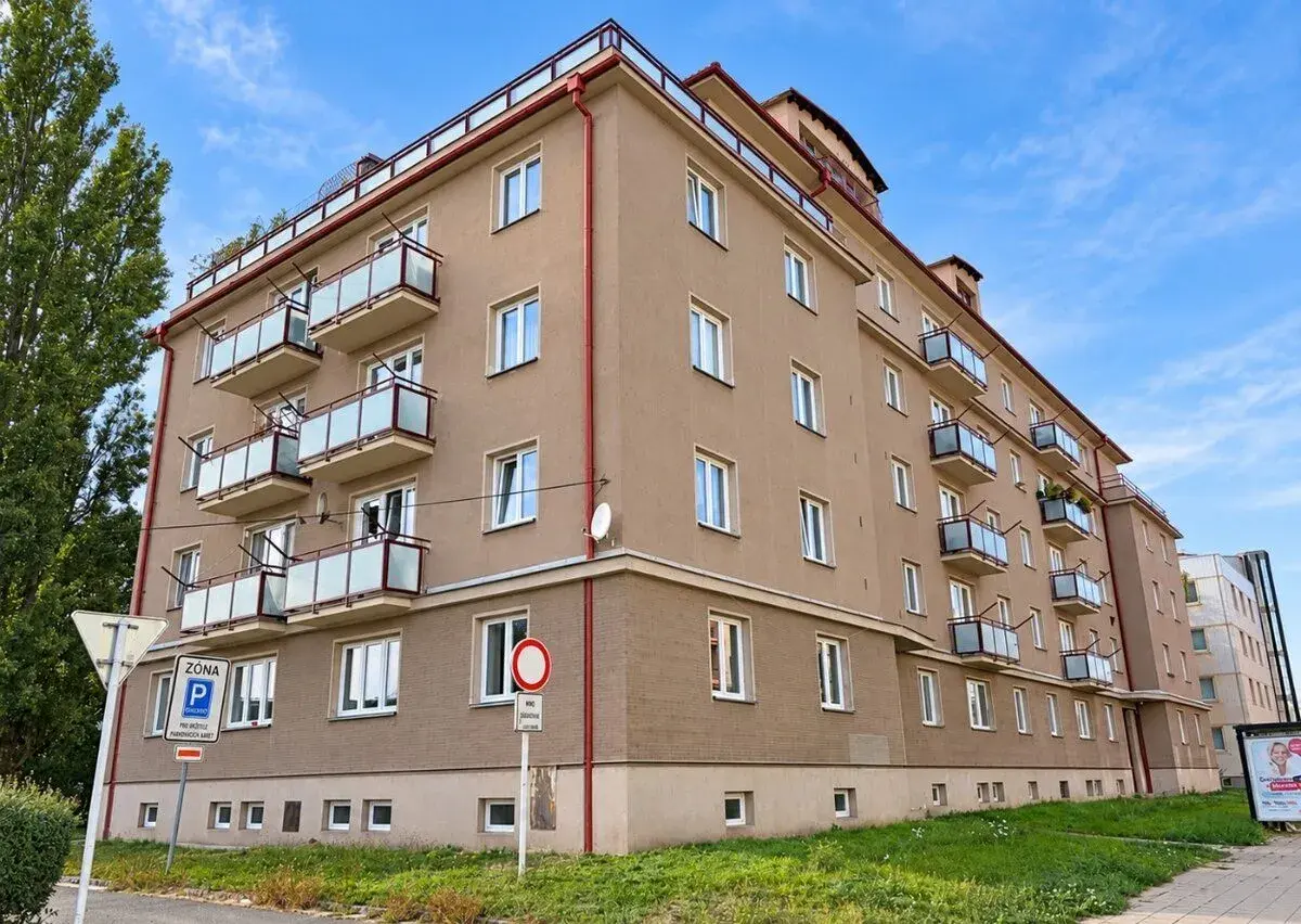 Pronájem bytu 2+1, 57 m², Hradec Králové - centrum.