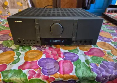 Grundig V 310 Stereofonní zesilovač