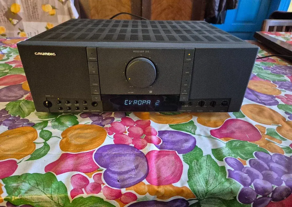 Grundig V 310 Stereofonní zesilovač