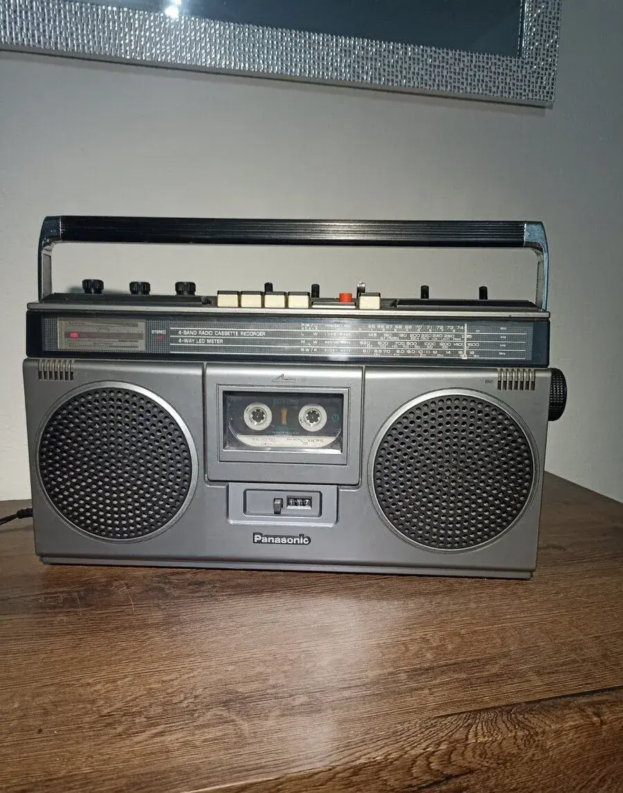 Retro rádio magnetofon Panasonic RQ-4050LJ