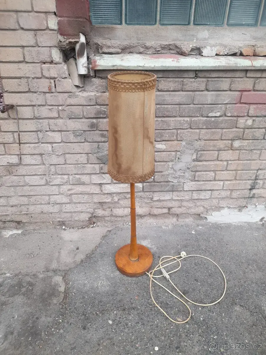 stará lampa