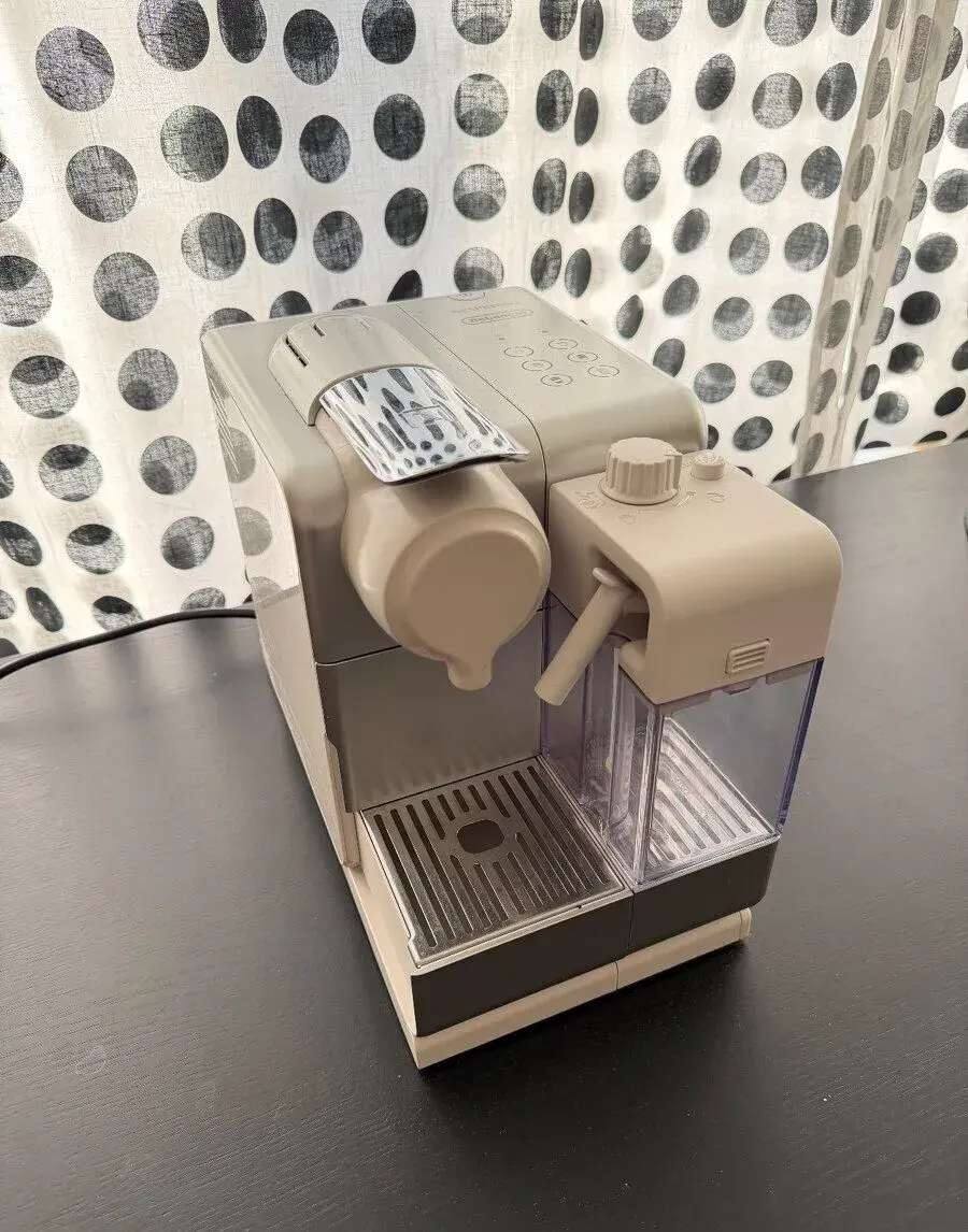 NESPRESSO De'Longhi Lattissima Touch EN 560 S