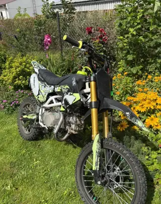 Motorka pitbike 140cc