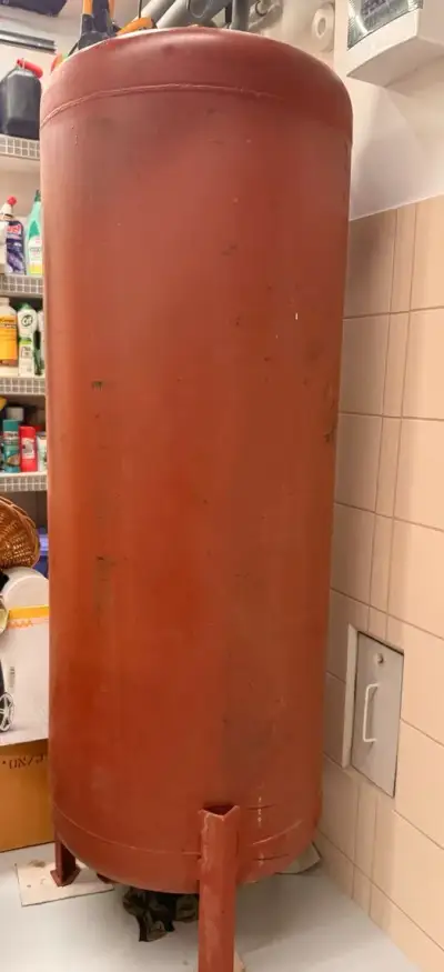 Tlaková nádoba na vytápění.