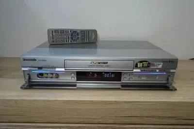 Ideálně nový s-vhs videorekordér s TBC a DNR