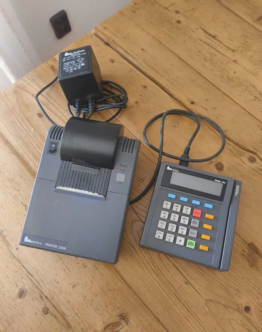 Retro platební terminál VeriFone Omni Tranz 395 (USA)