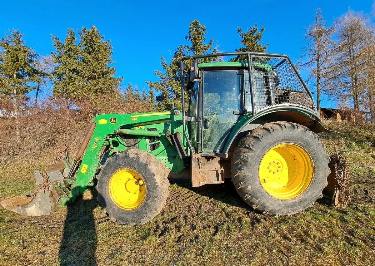 John Deere 6230 Standard lesní nástavba