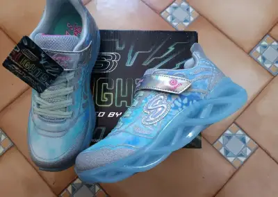 Svítící boty Skechers - 33,36