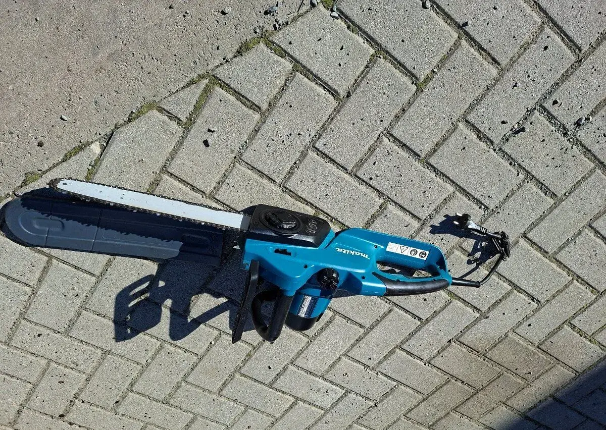 Elektrická řetězová pila Makita