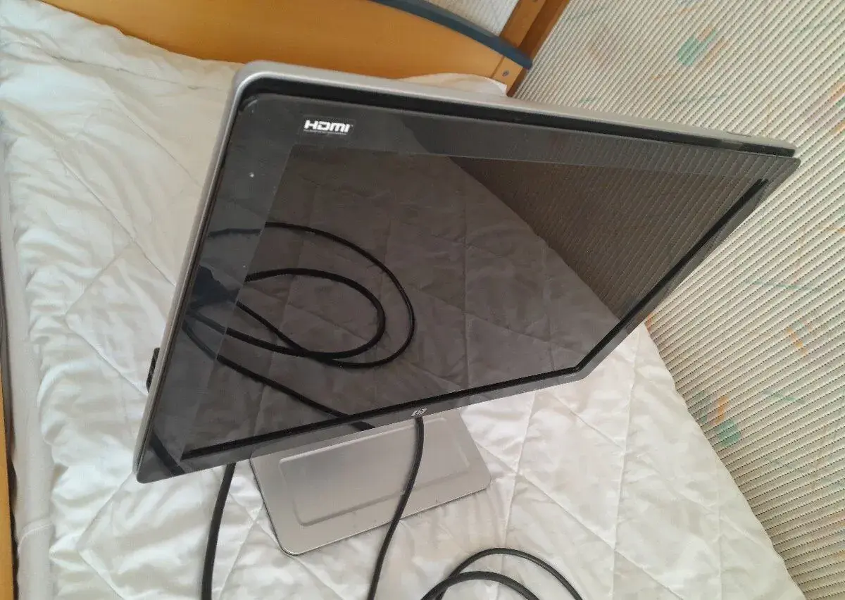 Monitor HP w2408h Vivid color HDMI