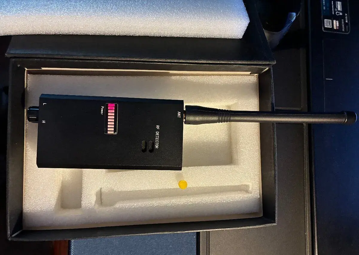 Detektor odposlechu POWER-7A