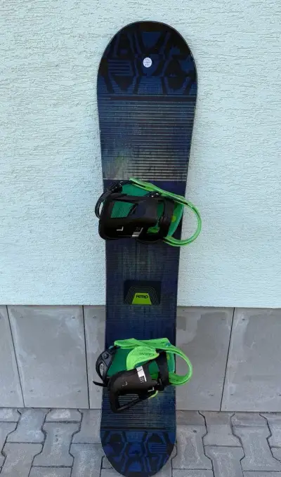 Snowboard Nitro 159cm s vázáním Burton