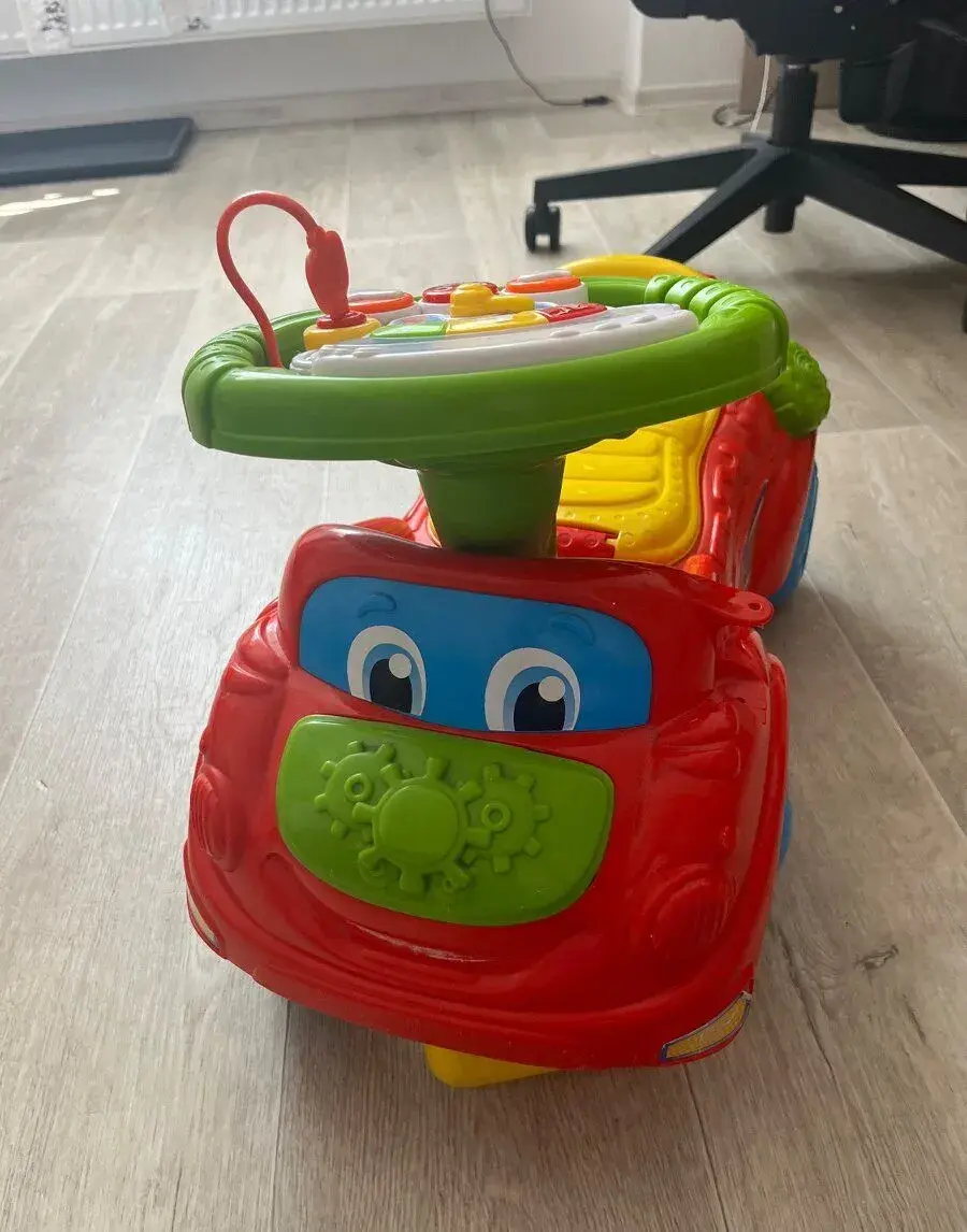 Dětské odrážedlo autíčko