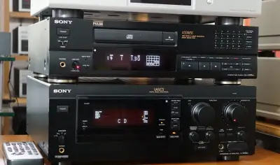 SONY TA VA 8 ES AV zesilovač plus CDP X 339 ES CD player