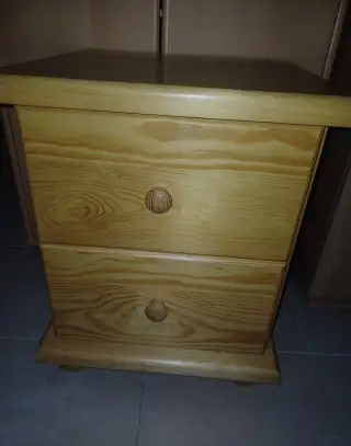 Noční stolek