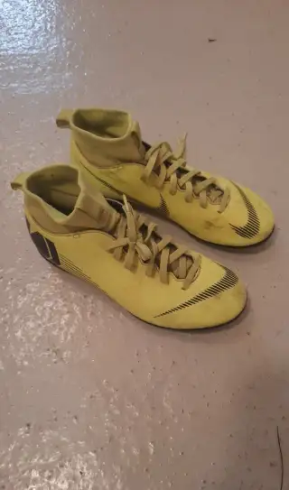 Kopačky Nike, vel 38