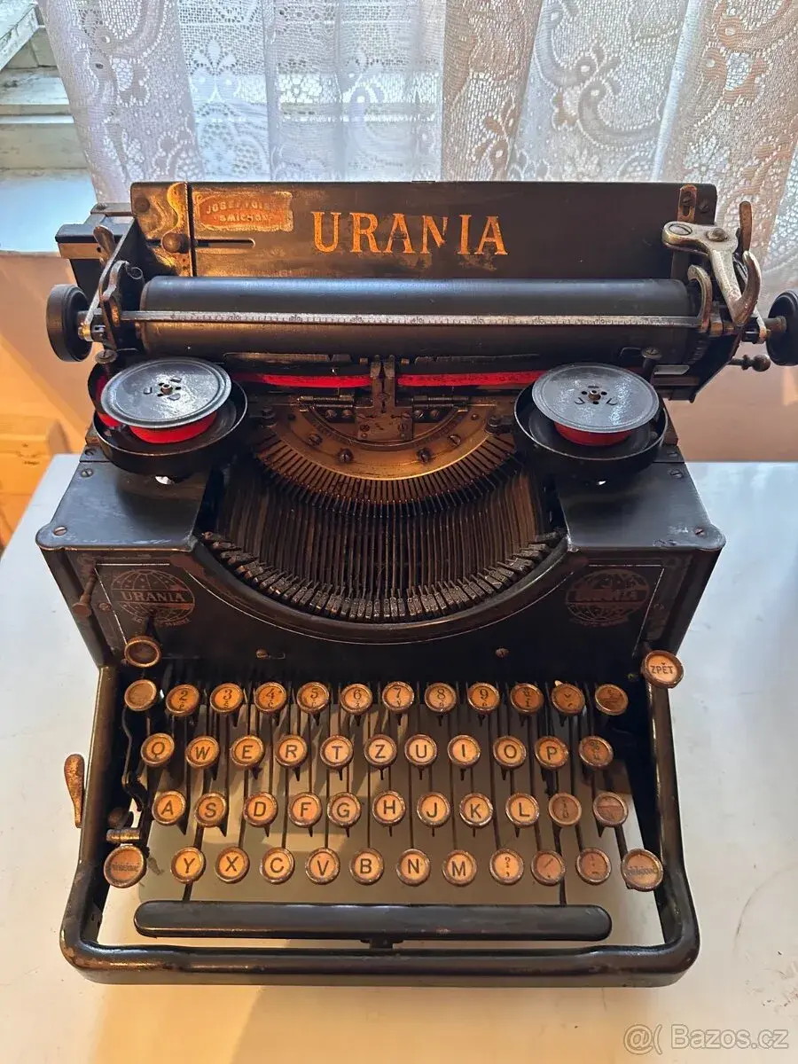 Starožitný psací stroj URANIA funkční