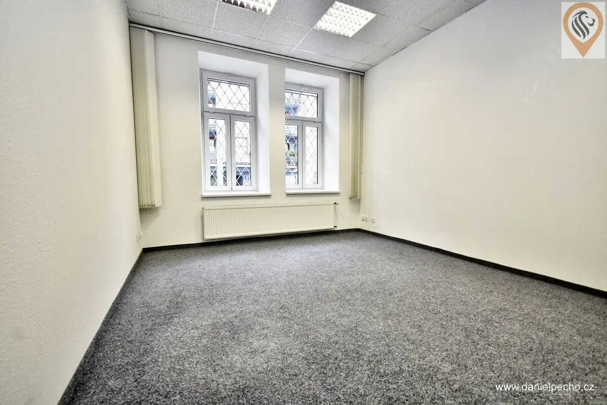 Pronájem atraktivního souboru dvou kanceláří (40 m²) – Marie