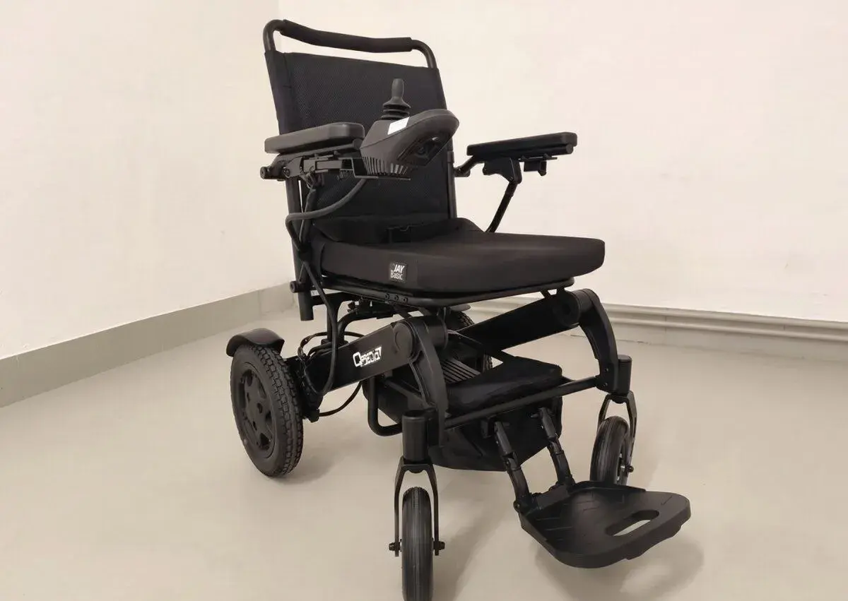 Skládací elektrický invalidní vozík Quickie Q50 R - ZÁNOVNÍ