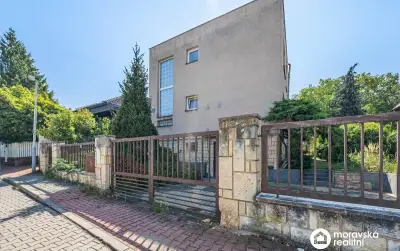 Prodej rodinného domu 5+1, 210 m2, pozemek 1 048 m2, Praha 5