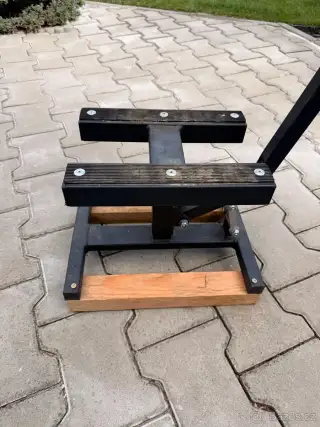 Zvedák / stojan na MX a enduro motorku