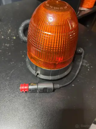 Led Maják na magnet - 12/24v - napajení do zásuvky v autě .