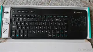 Logitech Wireless Touch Keyboard K400 CZ černá