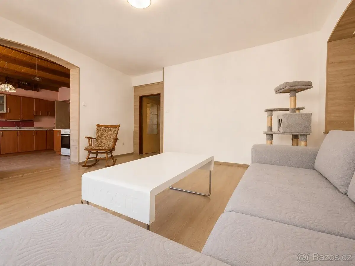 Prodej bytu 2+1,66 m², Řehenice