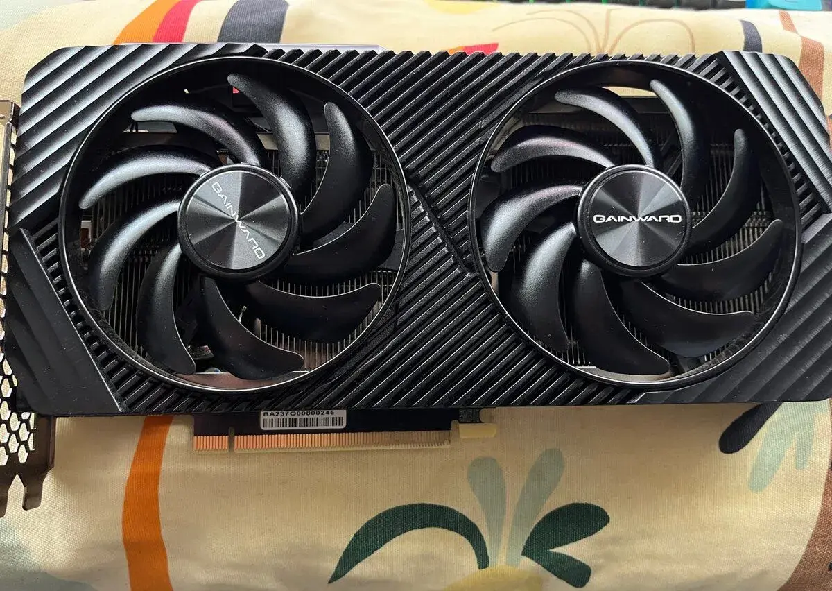 grafická karta Gainward RTX 4060Ti Ghost 8G/osobní odběr