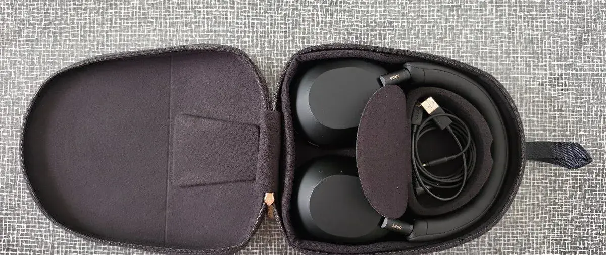 Sony WH-1000XM5 černá