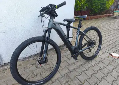 Cube Reaction Hybrid 21"