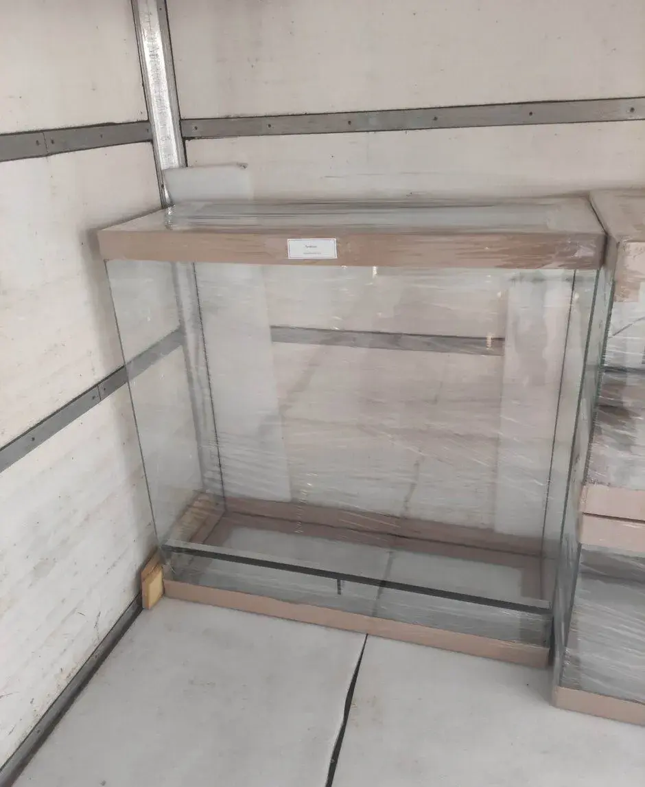 1 ks Terárium 120x60x80 cm, pouvná dvířka, větrání standardn