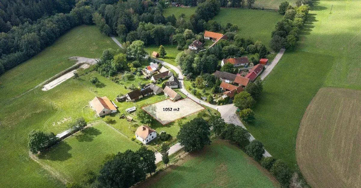 Stavební pozemek 1052 m2