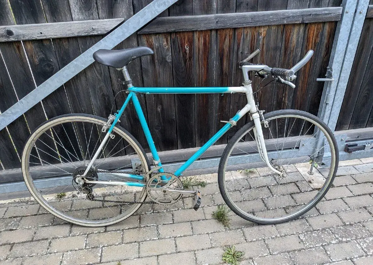 Silniční kolo z 80. let zn. Motobecane