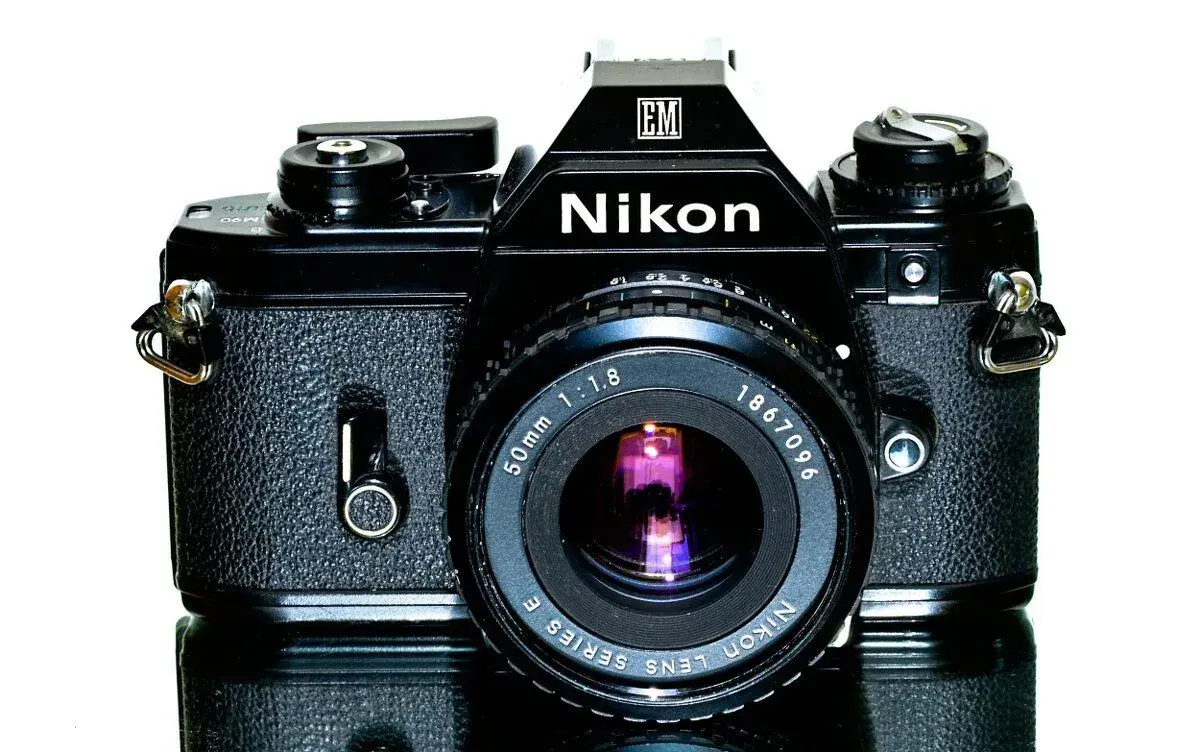 Nikon EM + Nikon 1,8/50mm Pancake STAV