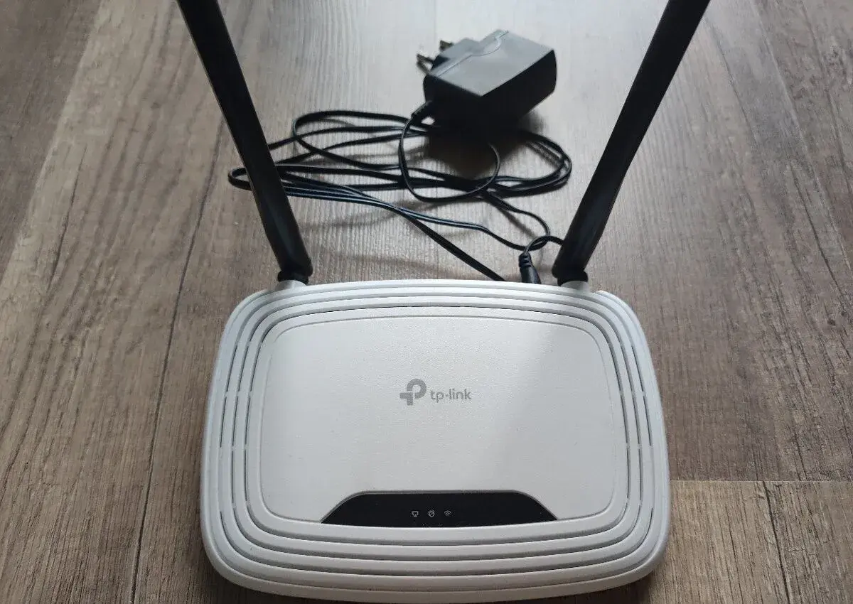 WiFi Router: TP-Link TL-WR841N