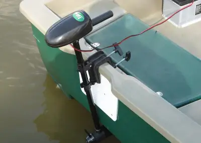 Lodní elektromotor