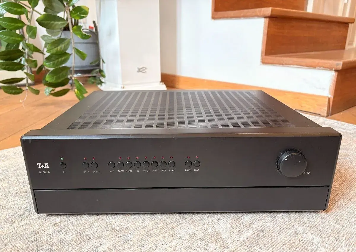 T+A PA 1500 R High-End zesilovač + MM Phono