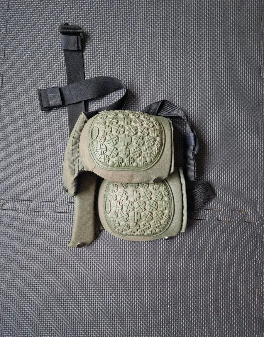 Chrániče kolen AltaCONTOUR 360 Vibram Cap - Olive
