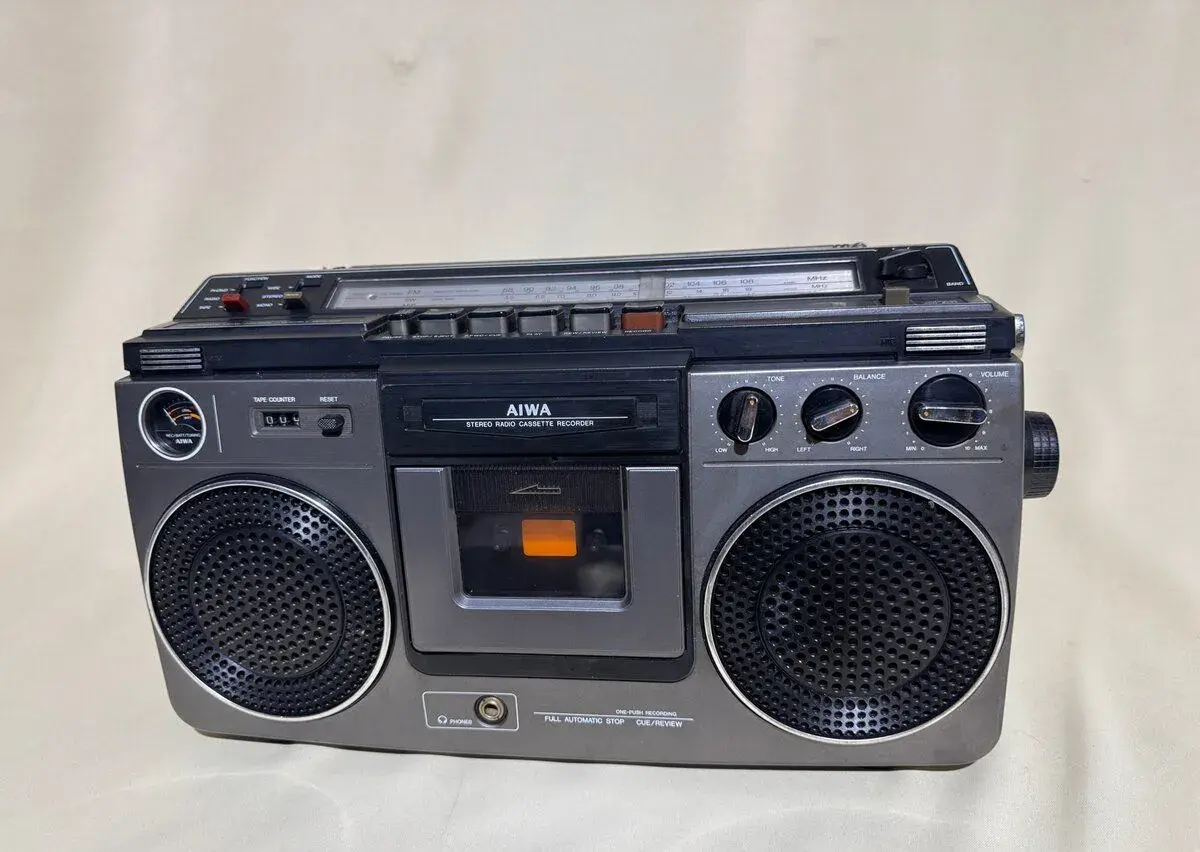 Retro radiomagnetofon Aiwa TPR-905E boombox, Made in Japan