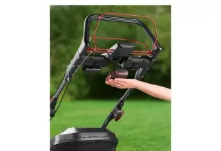 Benzínová sekačka na trávu s elektrostartem